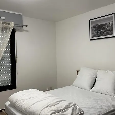 Located Close To The Centre Lejlighed Nantes
