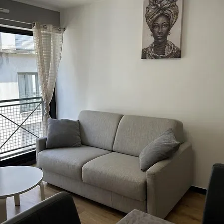 Lejlighed Located Close To The Centre Nantes